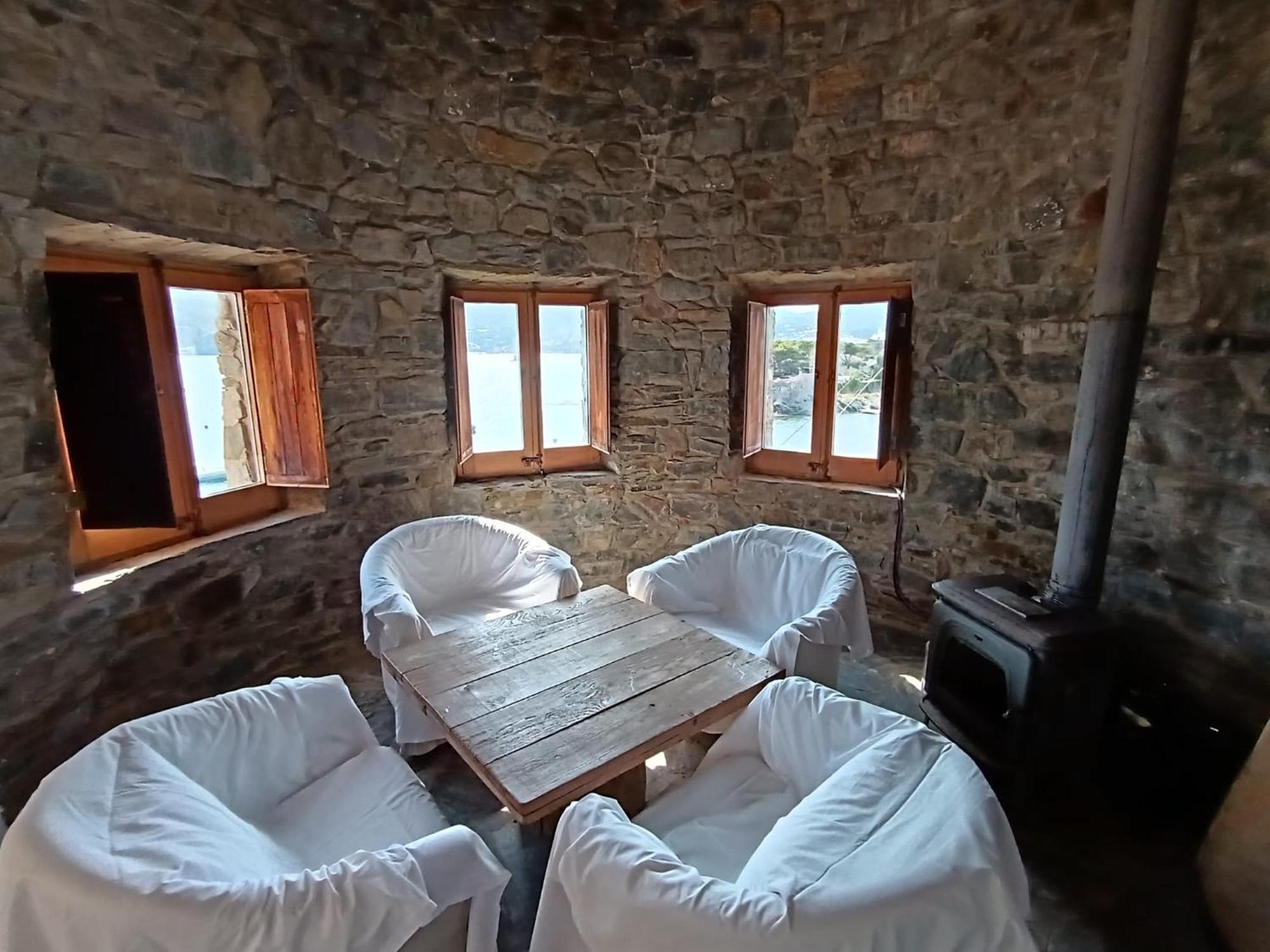 Isla Privada en Cadaqués de ensueño con 11 habitaciones dobles con baño privado y piscina Esterno foto